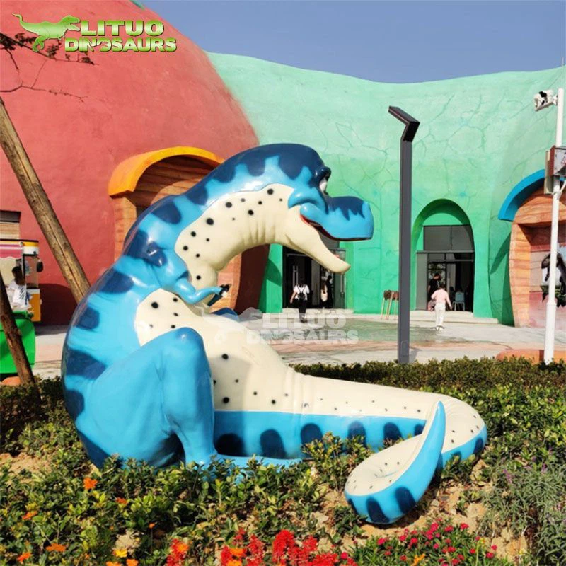 Statuia dinozaurului din desene animate