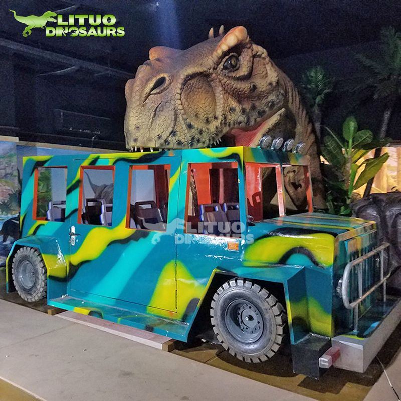 Cap de dinozaur atașează echipamentul Jeep