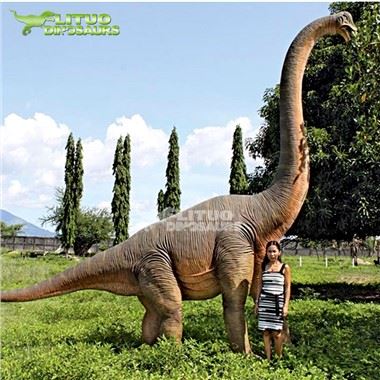 Model de dinozaur animatronic gigant