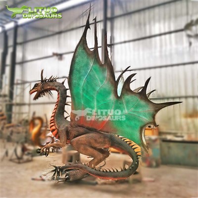 Model de dragon animatronic pentru atracții întunecate