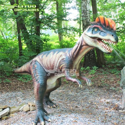 Dinozaur animatronic realist Dilophosaurus